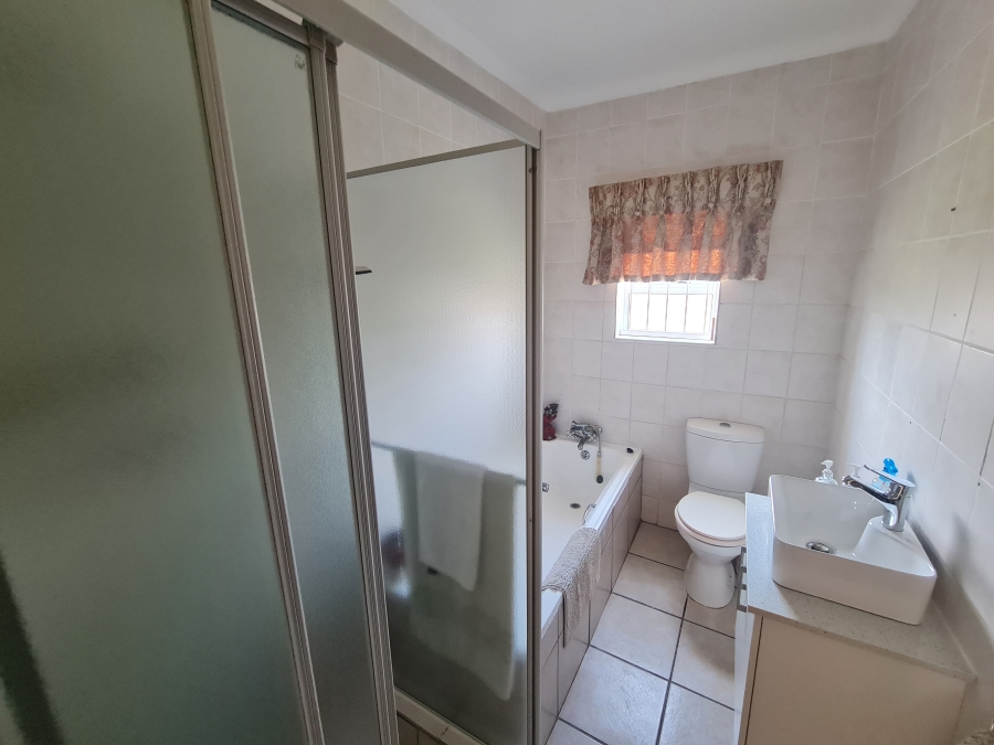 3 Bedroom Property for Sale in Jeffreys Bay Central Eastern Cape